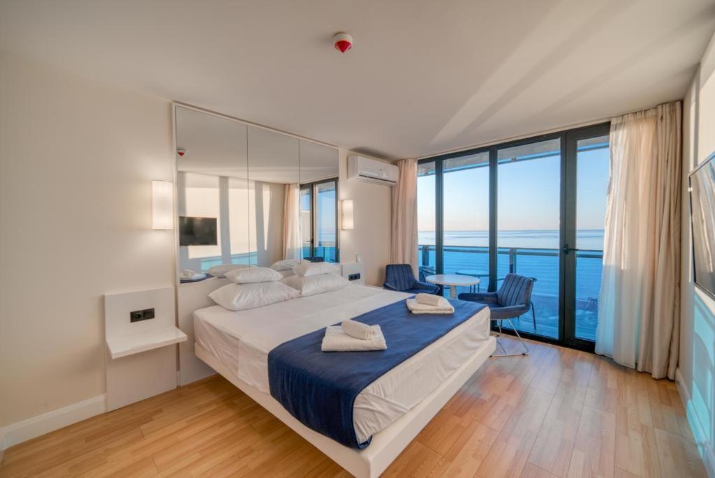 Orbi City In Batumi Eksteriør bilde