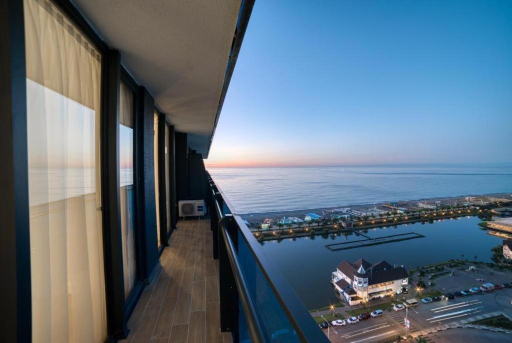 Orbi City In Batumi Eksteriør bilde